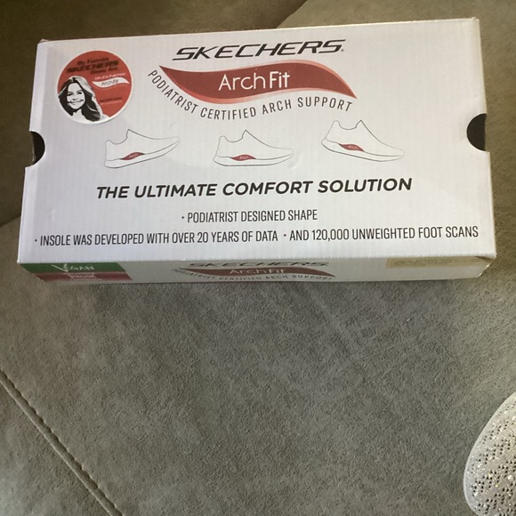 New in box sparkly Skechers - Picture 5 of 7